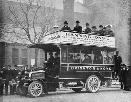 Photo of an omnibus in the early 1900s